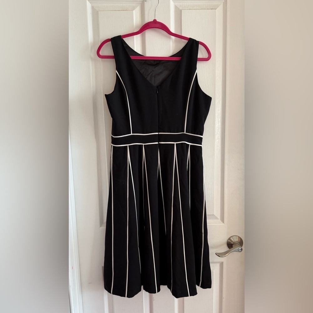 White House Black Market A-Line Dress with Piping Black w Ecru Fit & Flare 10P - Picture 8 of 12
